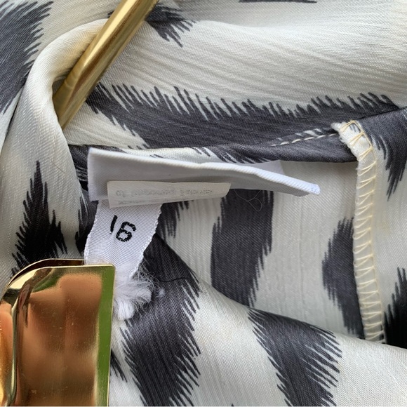 Vintage 80’s shoulder padded drape neck long sleeve blouse. - Picture 9 of 11